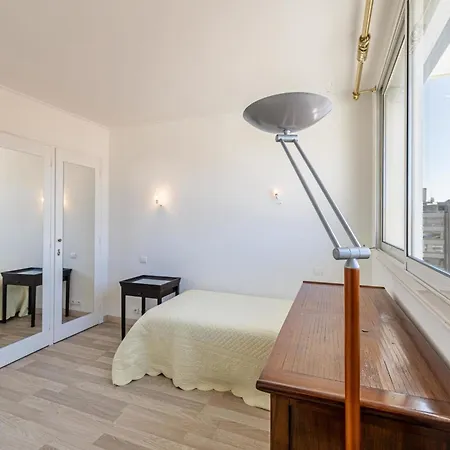 Apartment Ref 1996 Croisette - Sea View For Rent *
